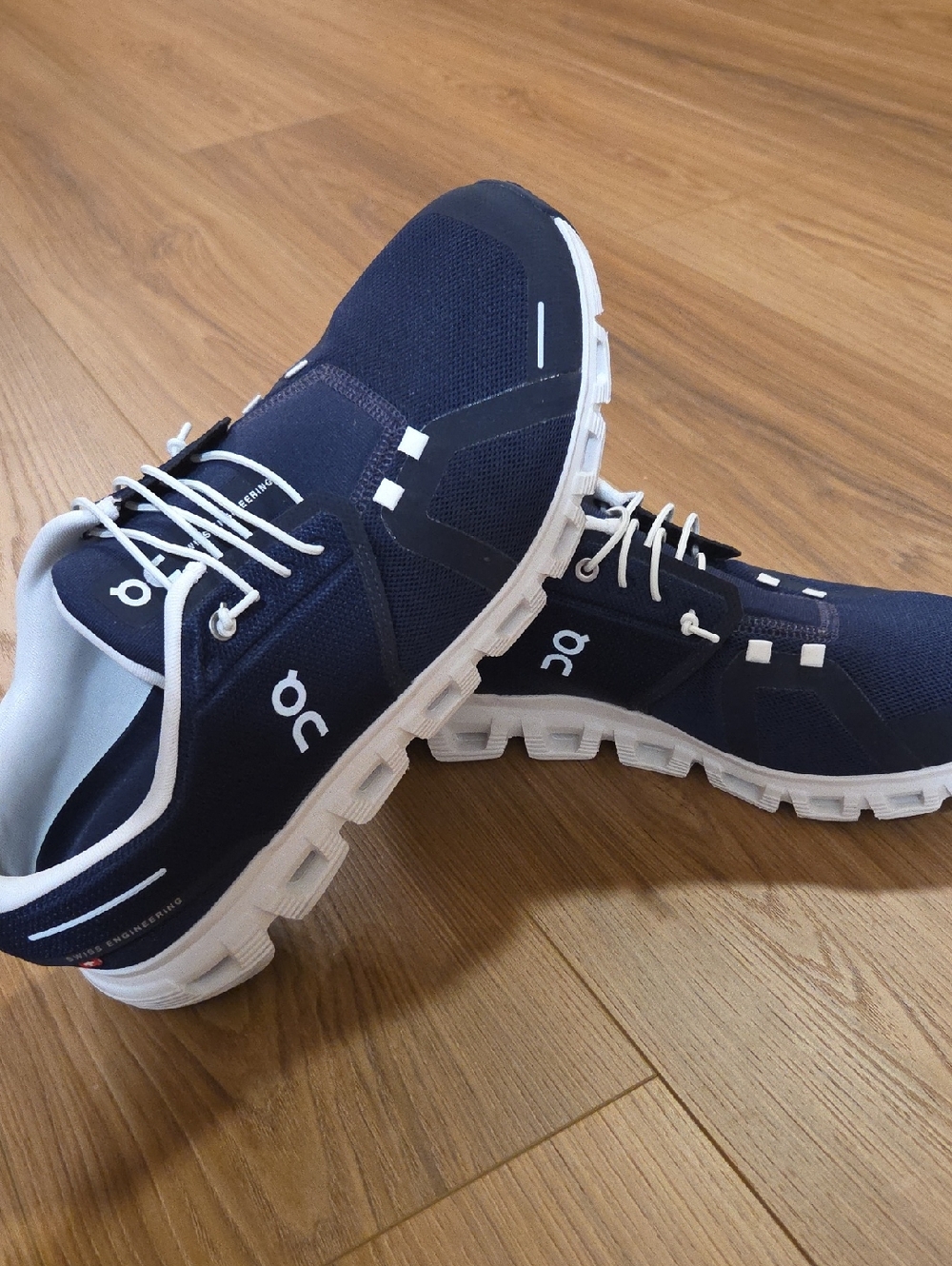 Men's On Cloud 6 Walking Shoes Size 11.5 Navy And White, Like New